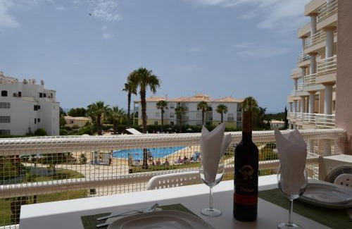 Portimao Apartment | Lovely Estrela Vau Apt - Swimming pool view