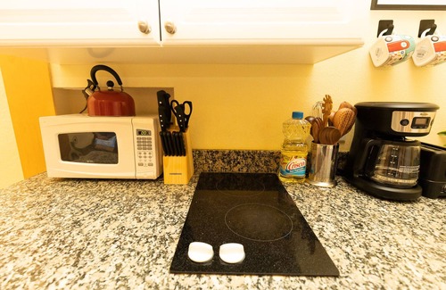 Palm Coast Condo | Lovely European Style Condo w/balcony, near Beach