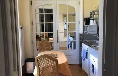 Aix-les-Bains City Center Apartment | Lovely F1 bis in Palace, green view, parking, balcony, close to thermal baths