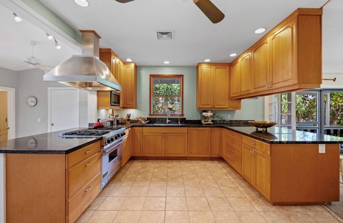 Lanikai House | Lovely family beach house with pool, <1 block from Lanikai Beach