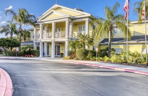 Hillcrest Estates Condo | Lovely Family Condo Close to Theme Parks w/Patio, Free WiFi, Shared Pool/Hot Tub