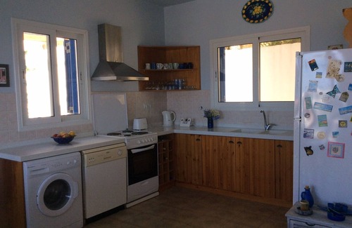 Plaka Villa | Lovely family villa with stunning sea views, private pool, games room & wi-fi