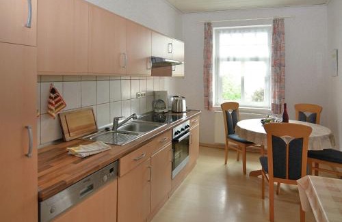 Friedrichsfeld House | Lovely Farmhouse in Friedrichsfeld with Garden
