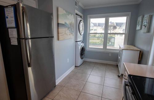Saint Helena Island Condo | Lovely First Floor Condo with Deck, Ocean Views and Golf Cart Included