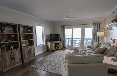 Saint Helena Island Condo | Lovely First Floor Condo with Deck, Ocean Views and Golf Cart Included