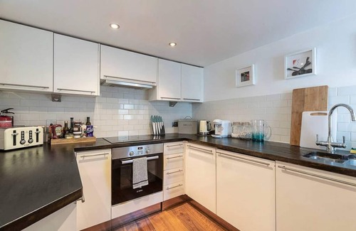 Courtfield Apartment | Lovely flat in Chelsea