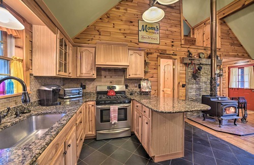 Fort Ann Cabin | Lovely Fort Ann Lodge - 10 Mi to Lake George!