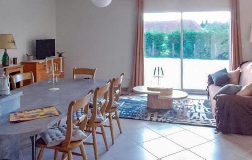 La Chapelle-Saint-Sauveur House | Lovely Home In La Chapelle-Saint-Sauv