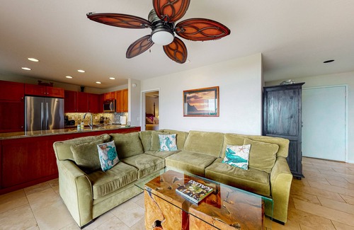 Princeville Condo | Lovely front-row home on Oceans Bluff w/views of Bali Hai, WiFi, pool & hot tub