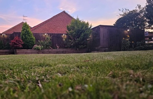 Fareham House | Lovely, fully equipped house, free parking & spacious garden