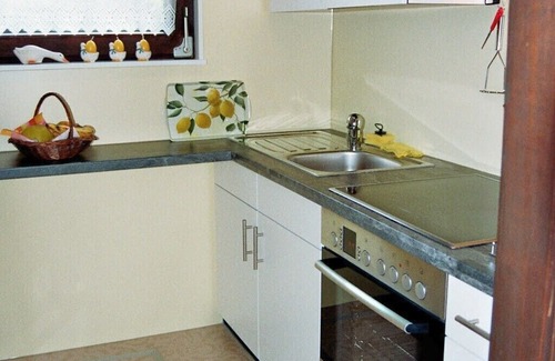 Fedderwardersiel House | Lovely furnished house on the outskirts of a vacation park with a large garden