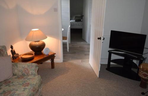 Snettisham Apartment | Lovely Garden Cottage in Snettisham