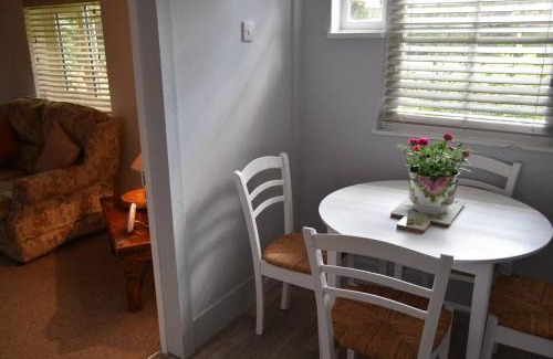 Snettisham Apartment | Lovely Garden Cottage in Snettisham