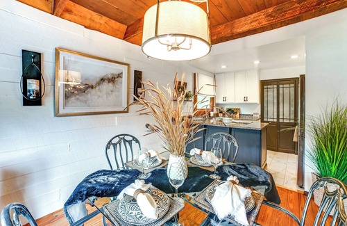 Benton Cabin | Lovely Gilbertsville Cabin w/Patio, 4 Mi to Water