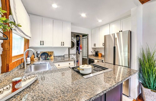 Benton Cabin | Lovely Gilbertsville Cabin w/Patio, 4 Mi to Water