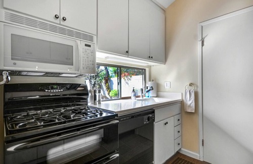 Napa Condo | Lovely Golf Course Retreat: Pool, Fire Pit & BBQ