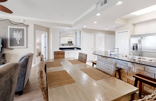 Gulf Shores Condo | Lovely Gulf-front condo with pool, sauna, washer/dryer, & central AC