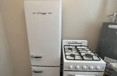 West University Apartment | Lovely Historic 2 suites, 4 Beds, 2 Kitchens & free parking