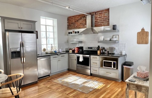 Diamond Hill Condo | Lovely Historic downtown 2 BR