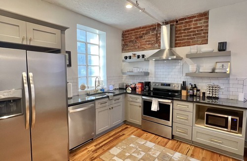 Diamond Hill Condo | Lovely Historic downtown 2 BR