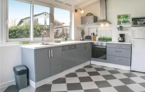 Saint-Fort-sur-Gironde House | Lovely Home In St Fort Sur Gironde