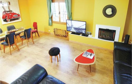Sant Cebria de Vallalta House | Lovely Home In St Cebrià De Vallalta