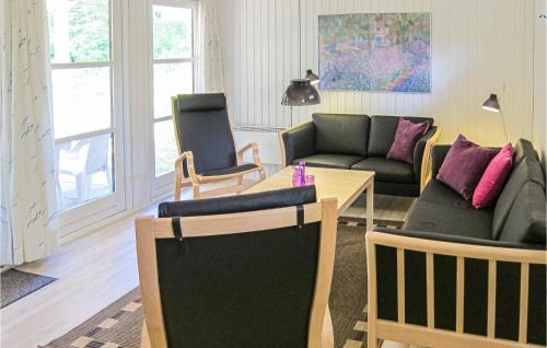 Oster Somarken House | Lovely Home In Aakirkeby With Kitchen