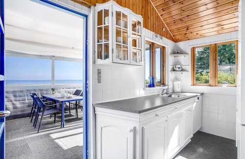 Allingabro House | Lovely home in Allingåbro with kitchen
