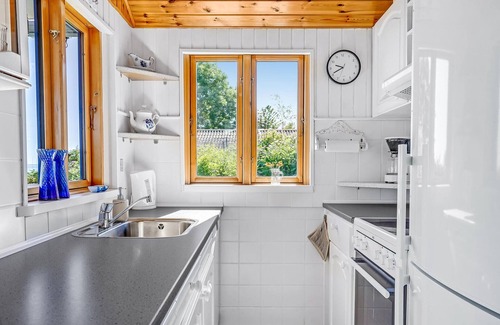Allingabro House | Lovely home in Allingåbro with kitchen
