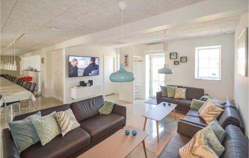 Allingabro House | Lovely Home In Allingåbro With Kitchen
