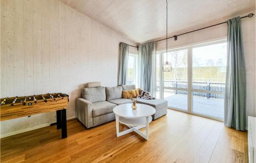 Asensbruk House | Lovely Home In Åsensbruk With Kitchen
