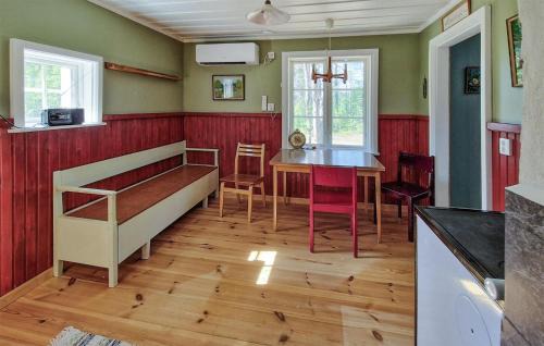 Auktsjaur House | Lovely Home In Auktsjaur With Sauna