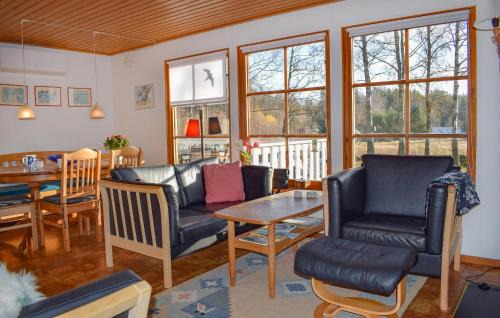 Backaryd House | Lovely Home In Backaryd With Lake View