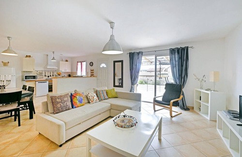 Bordezac House | Lovely home in Bordezac with WiFi