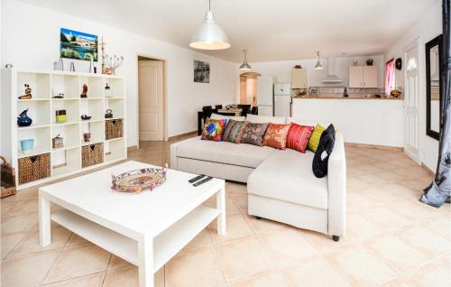 Bordezac House | Lovely Home In Bordezac With Wifi