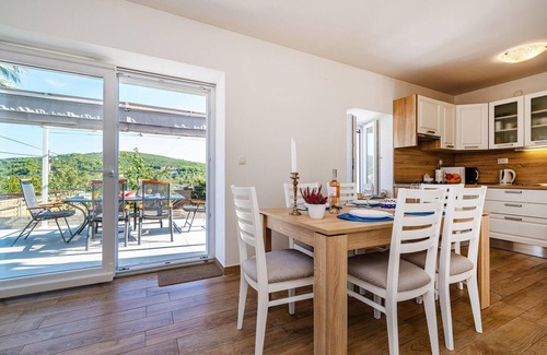 Brbinj House | Lovely home in Brbinj with WiFi