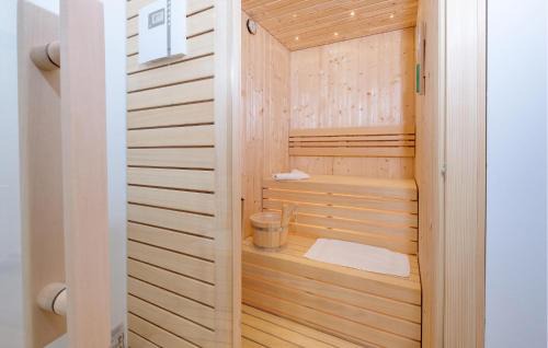 Velika Gorica House | Lovely Home In Donja Lomnica With Sauna