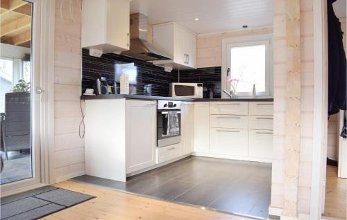 Farjestaden House | Lovely Home In Färjestaden With Kitchen