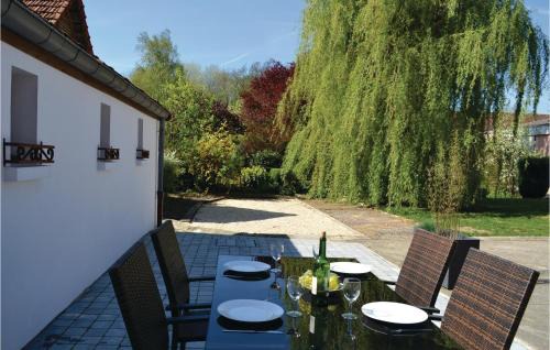 Frise House | Lovely Home In Frise With Wifi