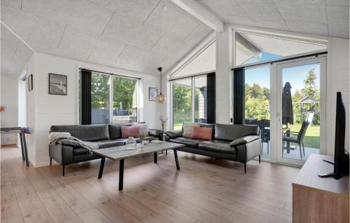 Fjellerup House | Lovely Home In Glesborg With Sauna