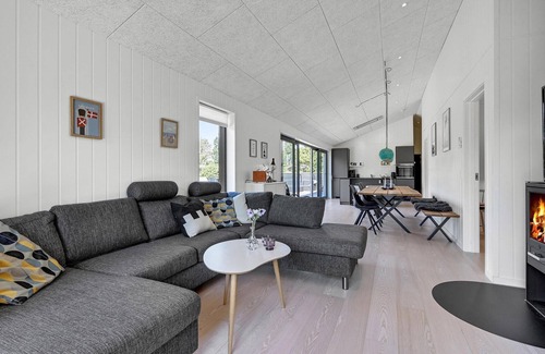 Grenaa House | Lovely home in Grenaa with WiFi