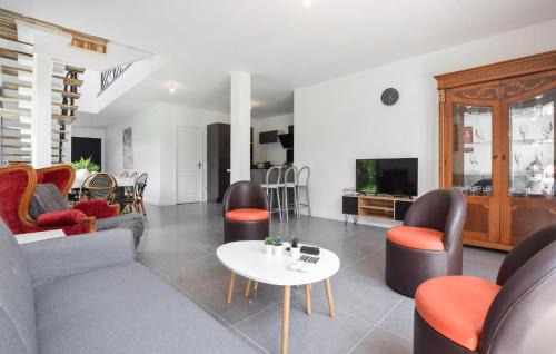 Grentheville House | Lovely Home In Grentheville With Wifi