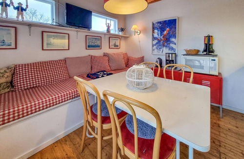 Hono House | Lovely home in Hönö with harbor view
