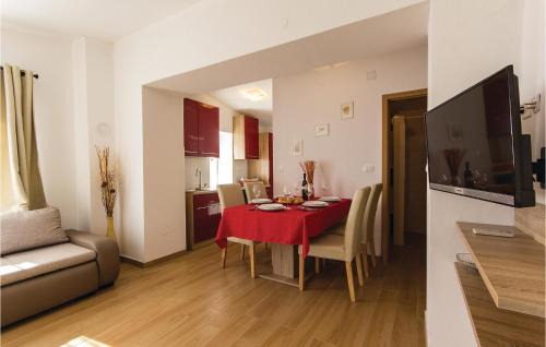 Hreljici House | Lovely Home In Hreljici With Kitchen