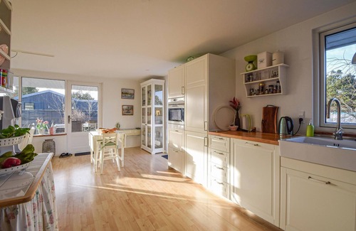 Juelsminde House | Lovely home in Juelsminde with kitchen