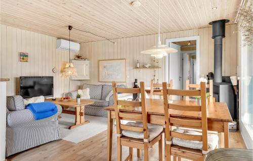 Pøt Strandby House | Lovely Home In Juelsminde With Kitchen