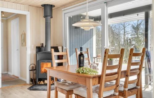 Pøt Strandby House | Lovely Home In Juelsminde With Kitchen