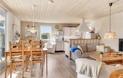 Pøt Strandby House | Lovely Home In Juelsminde With Kitchen
