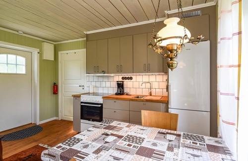 Lur House | Lovely home in Lur with WiFi