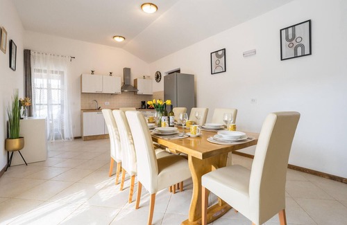 Muline House | Lovely home in Muline with WiFi